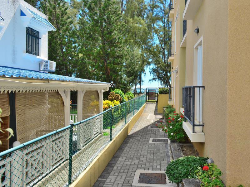 Paradya Beach Apartments Flic-en-Flacq Dış mekan fotoğraf